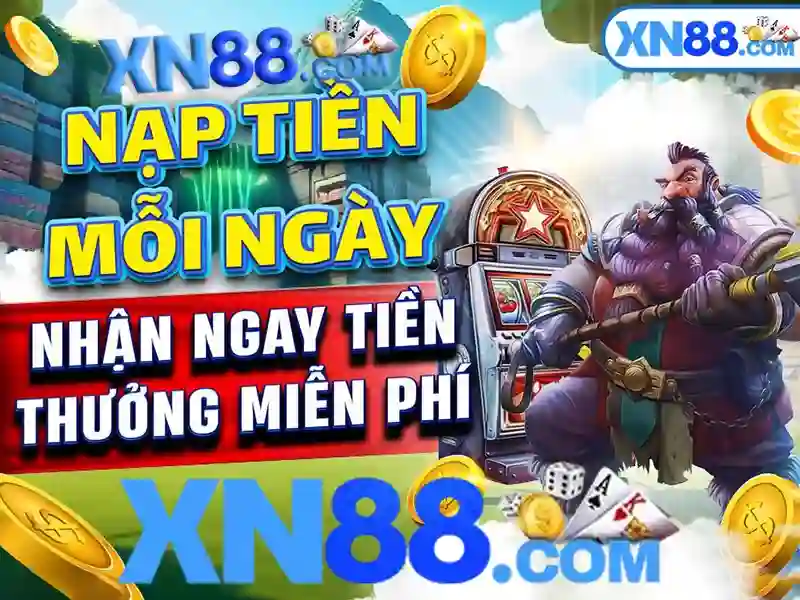 Nhan vien CSKH dang giai quyet van de nap rut tien cho hoi vien
